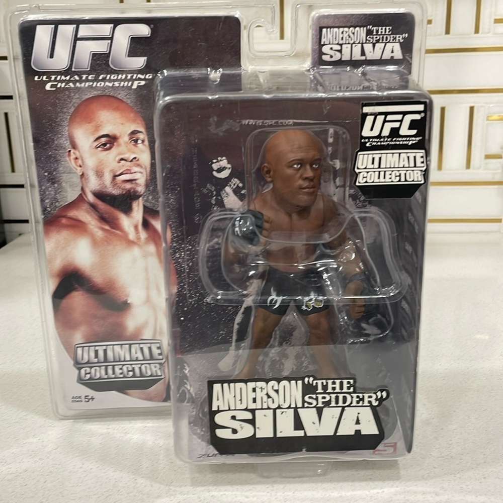 NIP 2010 Round 5 UFC Anderson “The Spider” Silva Ultimate Collector Figure